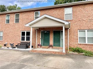 810 Lakeview Dr, Cross Lanes, WV 25313