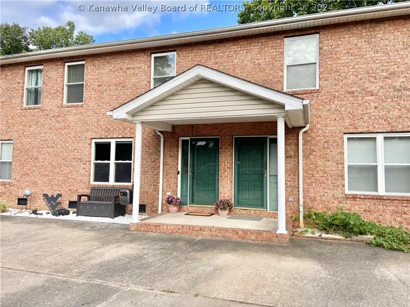 810 Lakeview Dr, Cross Lanes, WV 25313