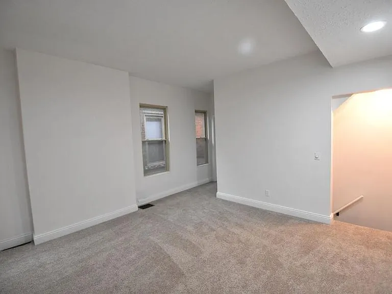 410 W 1st Ave — Photo 18
