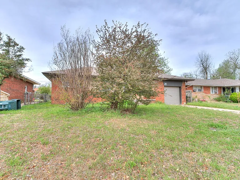 721 E Bouse Dr — Photo 32