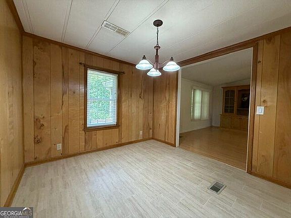 3rd image of 145 Log Cabin Rd NE