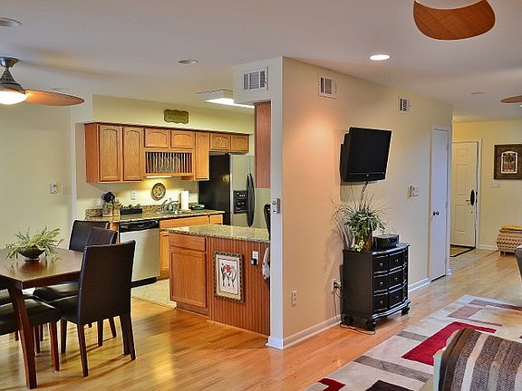 4th image of 527 Front Beach Dr APT 42
