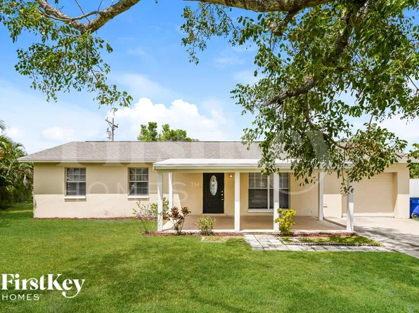 990 Jolly Rd, North Fort Myers, FL 33903