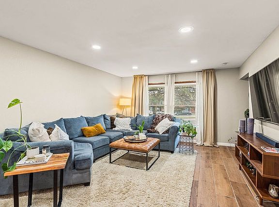 4th image of 3859 S 43rd St