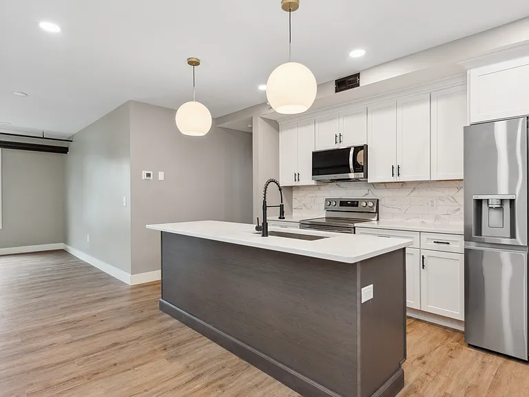 6011 Madison Rd #3 — Photo 2