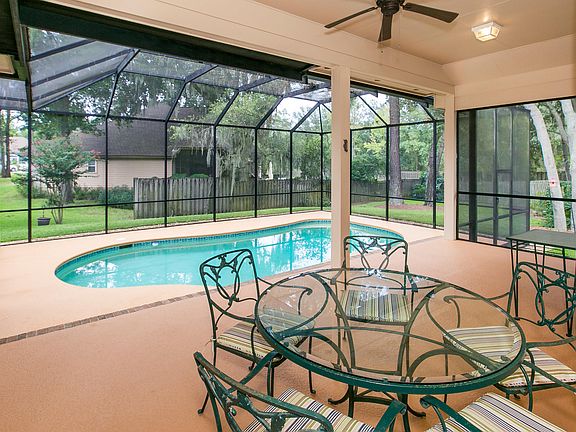 3rd image of 13883 Oakwood Park Ln