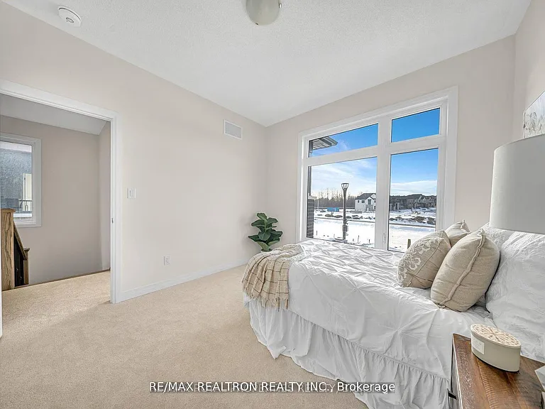 1053 Zircon Mnr — Photo 26