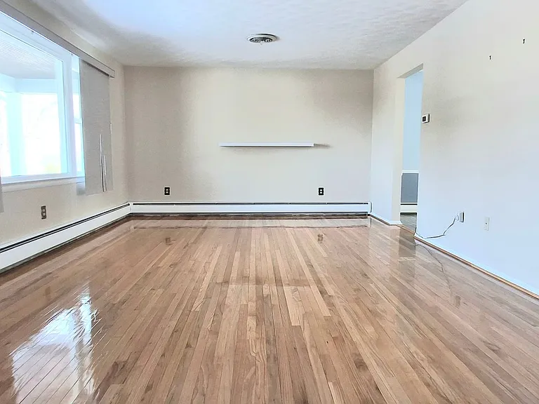 10 Carson Ln — Photo 5