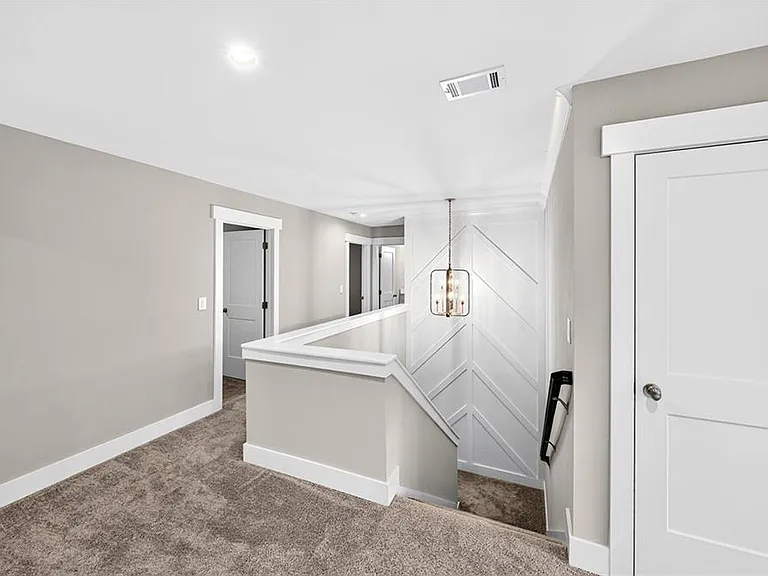 727 Old Collins Rd — Photo 34