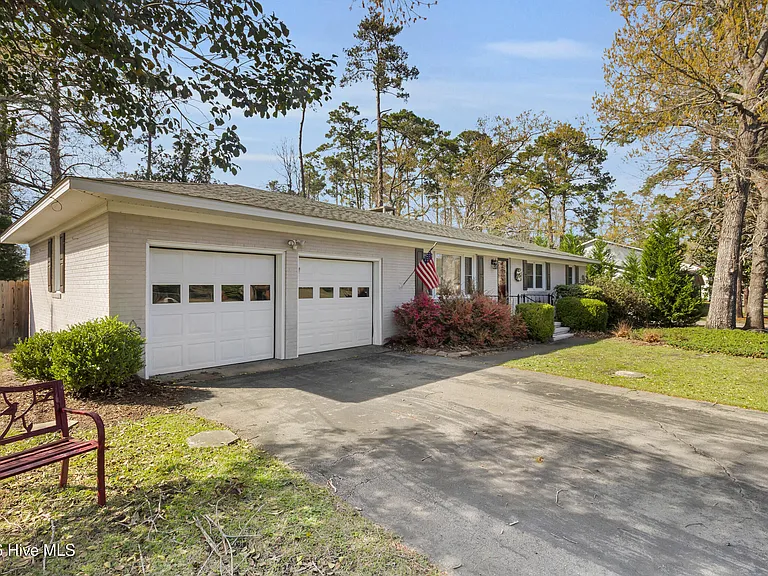 609 Edgehill Rd — Photo 7