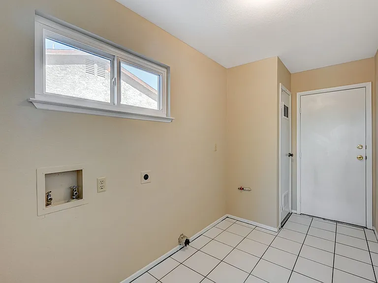 6813 Greydawn Dr — Photo 20