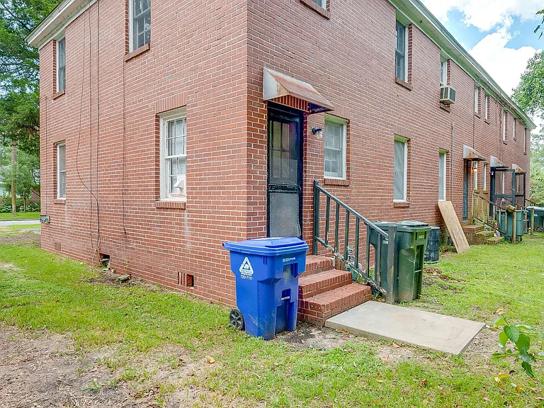 1 Riverside Dr #D — Photo 19