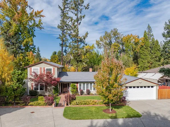 2250 Rogue River Hwy, Grants Pass, OR 97527