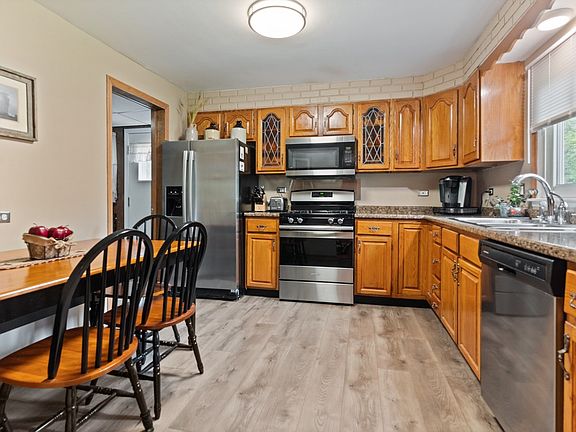 5th image of 206 S Cedarcrest Dr