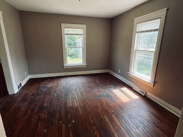40 Foster St — Photo 10