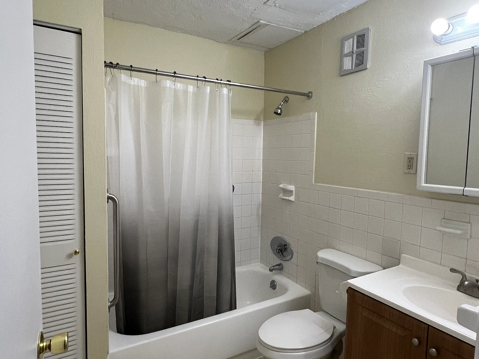 66 Mayflower Ave Apartments — Photo 4