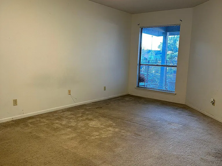 103 Montego Ct — Photo 11