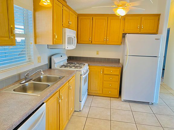 2nd image of 154 Pali Dr