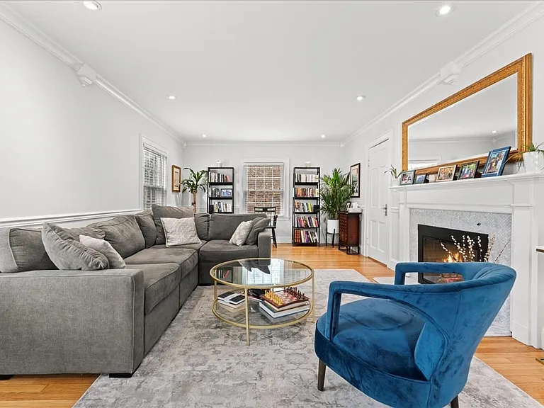 40 Lake Shore Rd — Photo 8