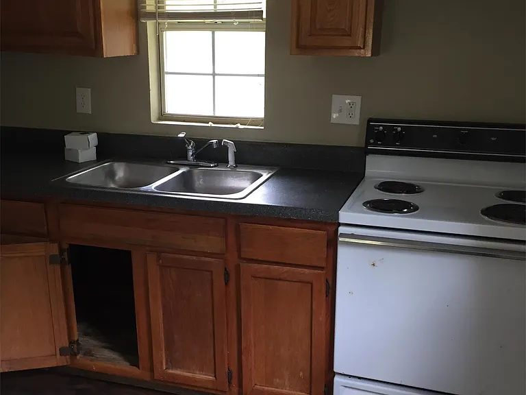 608 Lester Rd — Photo 3