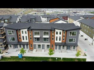 584 W Lewski Ln, Bluffdale, UT 84065