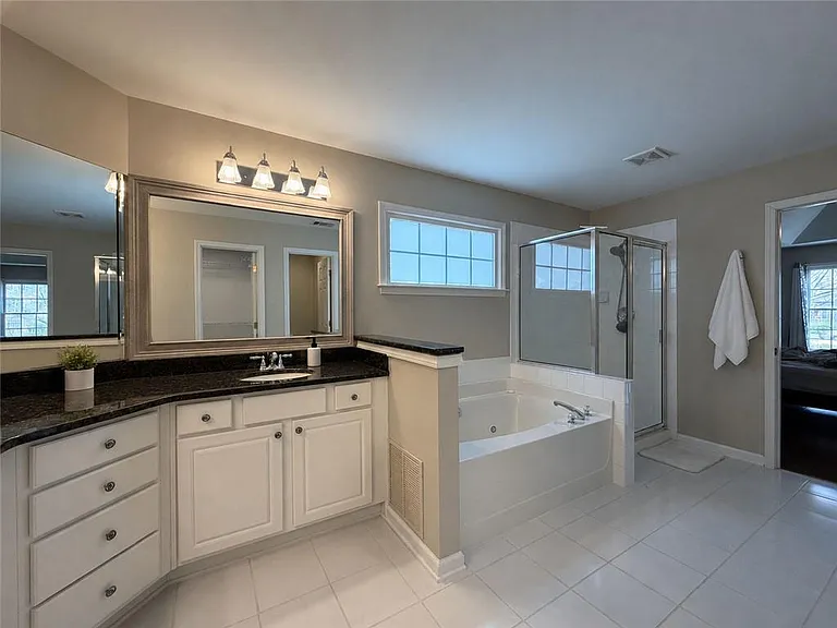 2332 Trellis Ln SE — Photo 10