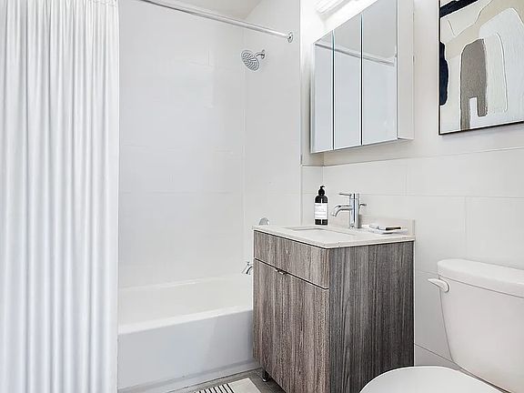 5th image of 321 W 54th St APT 215