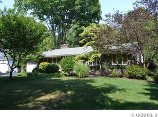 198 Oakridge Dr, Rochester, NY 14617