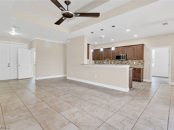 3rd image of 1207 Rush Ave