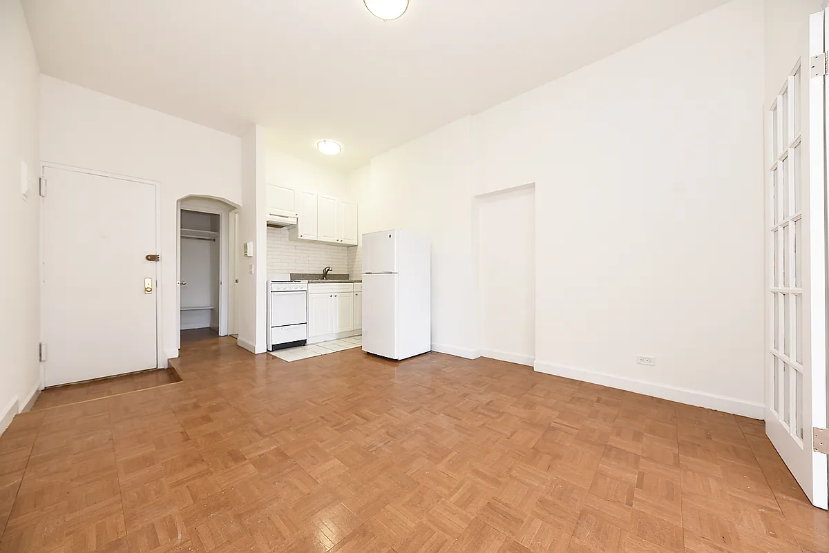 Building Photo - 25 Jones St #5A