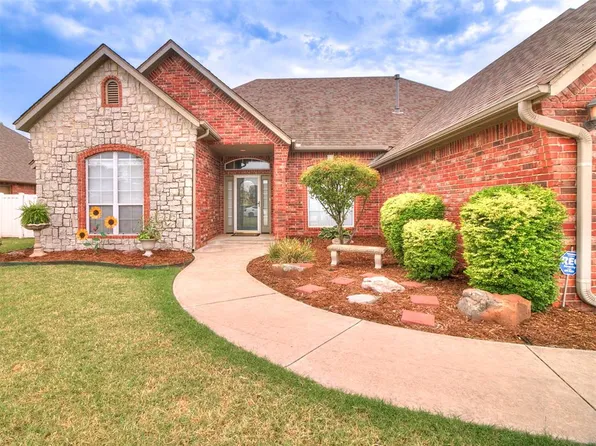 2705 Woodbridge Dr, Shawnee, OK 74804