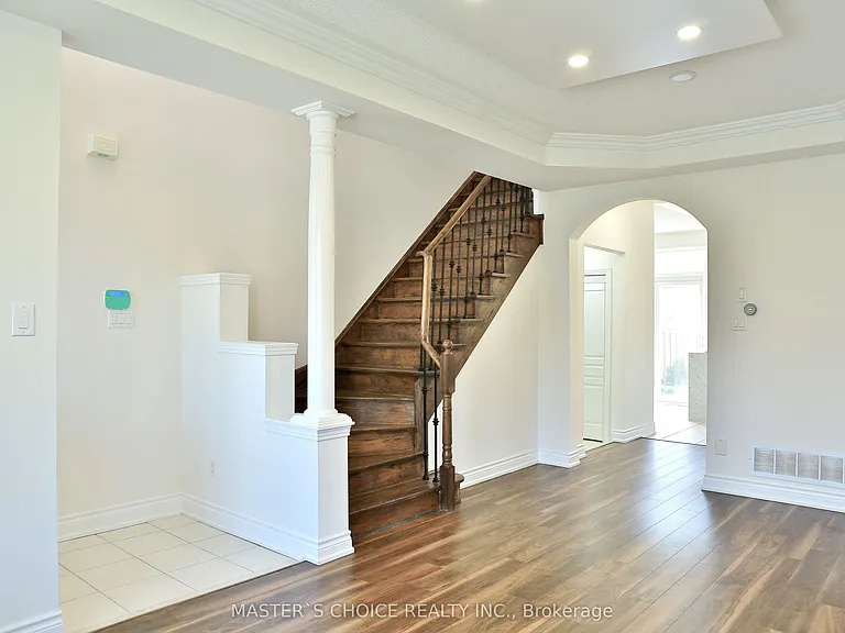 68 Oakford Dr — Photo 5