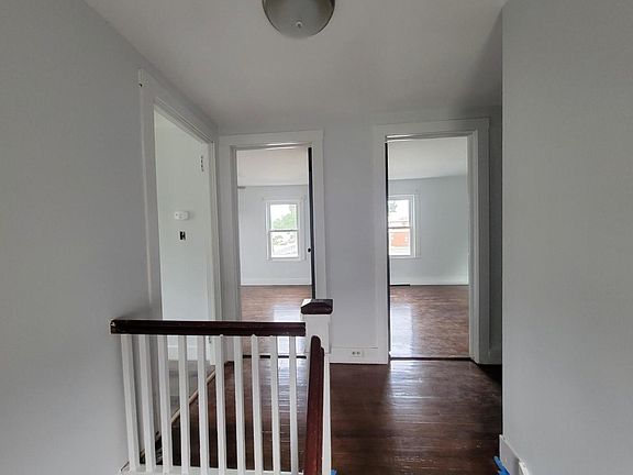 4th image of 2582 Martin Ave Floor 2