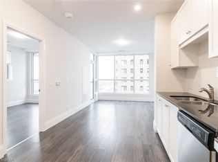 104 Garment St #1004, Kitchener, ON N2G0C8