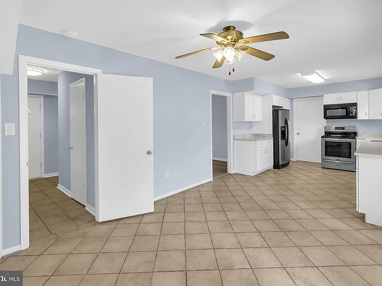 2807 Folsom Ln — Photo 13