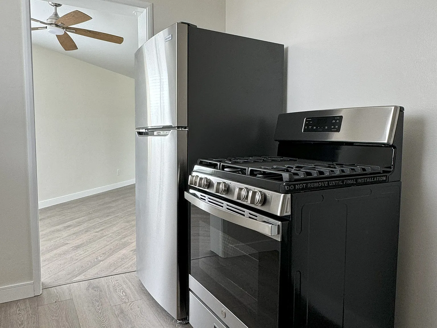 1 bed, 800 sqft, $3,300 — Photo 3