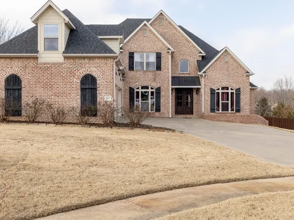 3457 N McArthur Ct, Fayetteville, AR 72703