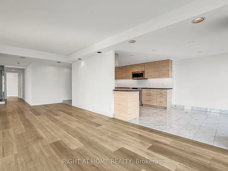 99 Harbour Sq #3008 — Photo 17