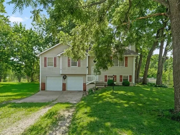 15509 Lawrence Ave, Belton, MO 64012