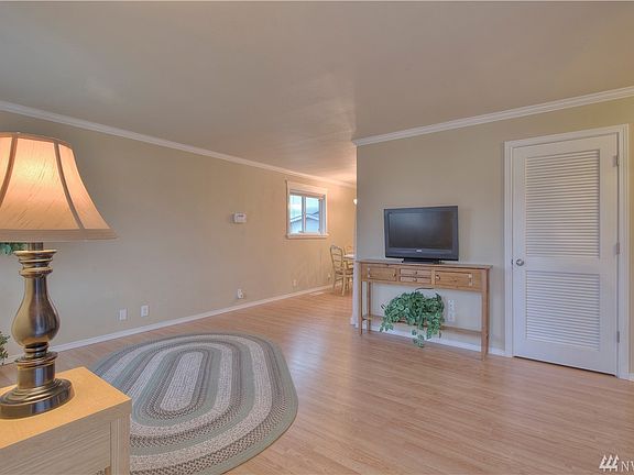 2nd image of 408 A St NE