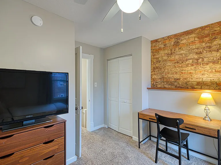 350 Lamont Pl — Photo 18
