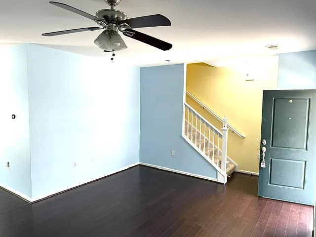 4529 Turnworth Arch #1 — Photo 8