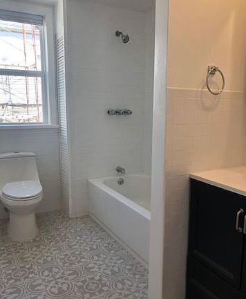 5th image of 11110 Rockaway Beach Blvd