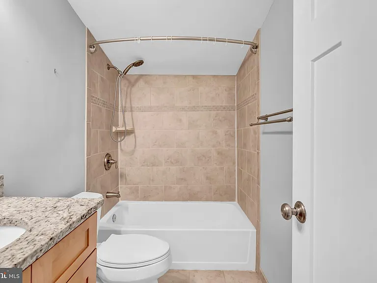 750 S 20th St — Photo 30