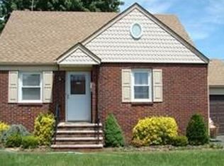 127 Palsa Ave, Elmwood Park, NJ 07407