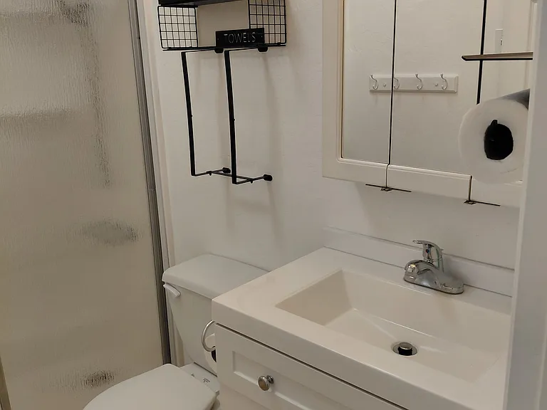 411 SW Westholm Ave — Photo 23