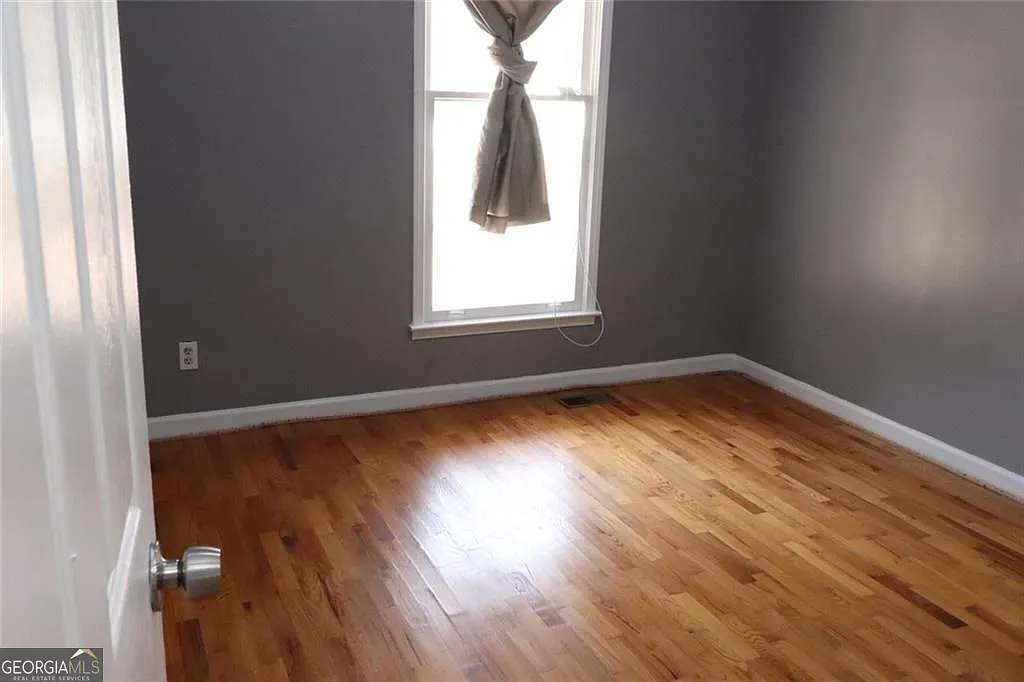 4 bed, 2.0 bath, 2062 sqft, $2,200 — Photo 4