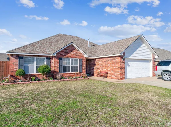 2501 Highwood Pl, Claremore, OK 74017