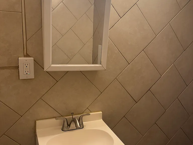 506 N Queen St #2 — Photo 6