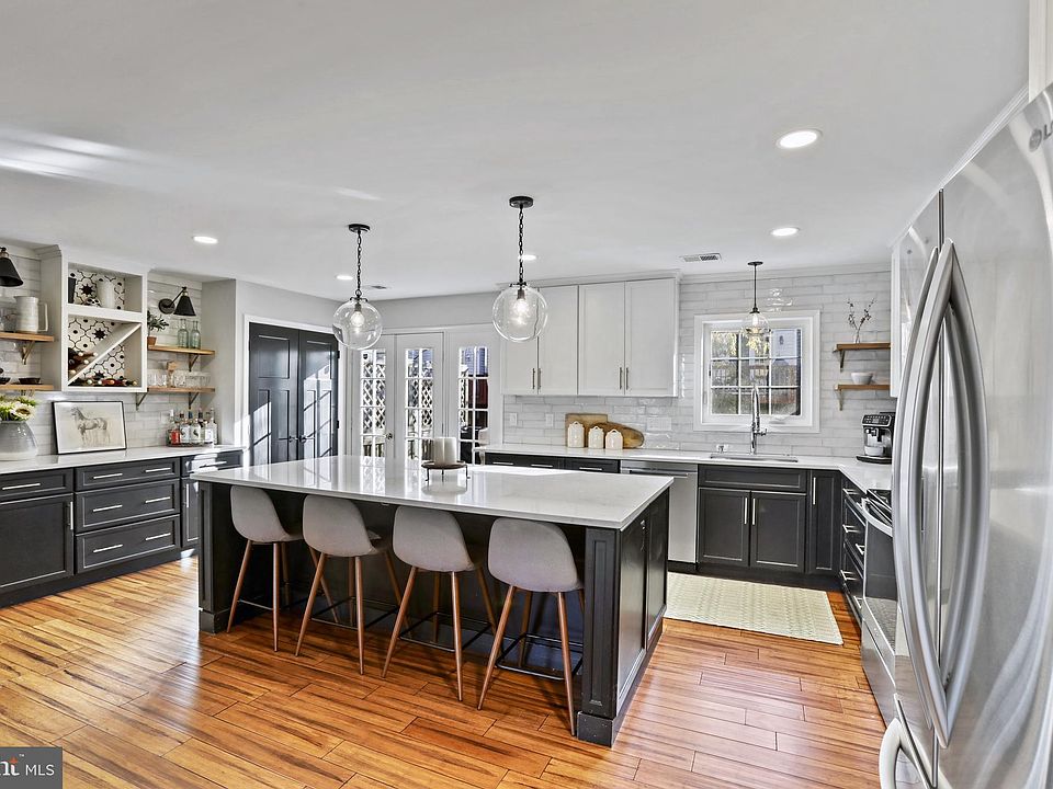 1st image of 3923 Green Look Ct